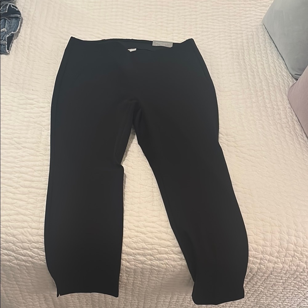 Chicos Juliet slim leg pants- black. NWT